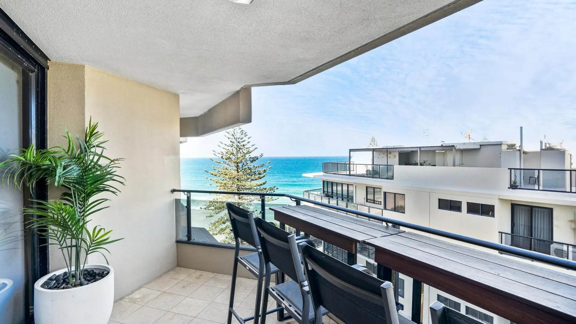 By The Beach - Clubb Coolum Beachside Resort Lägenhet