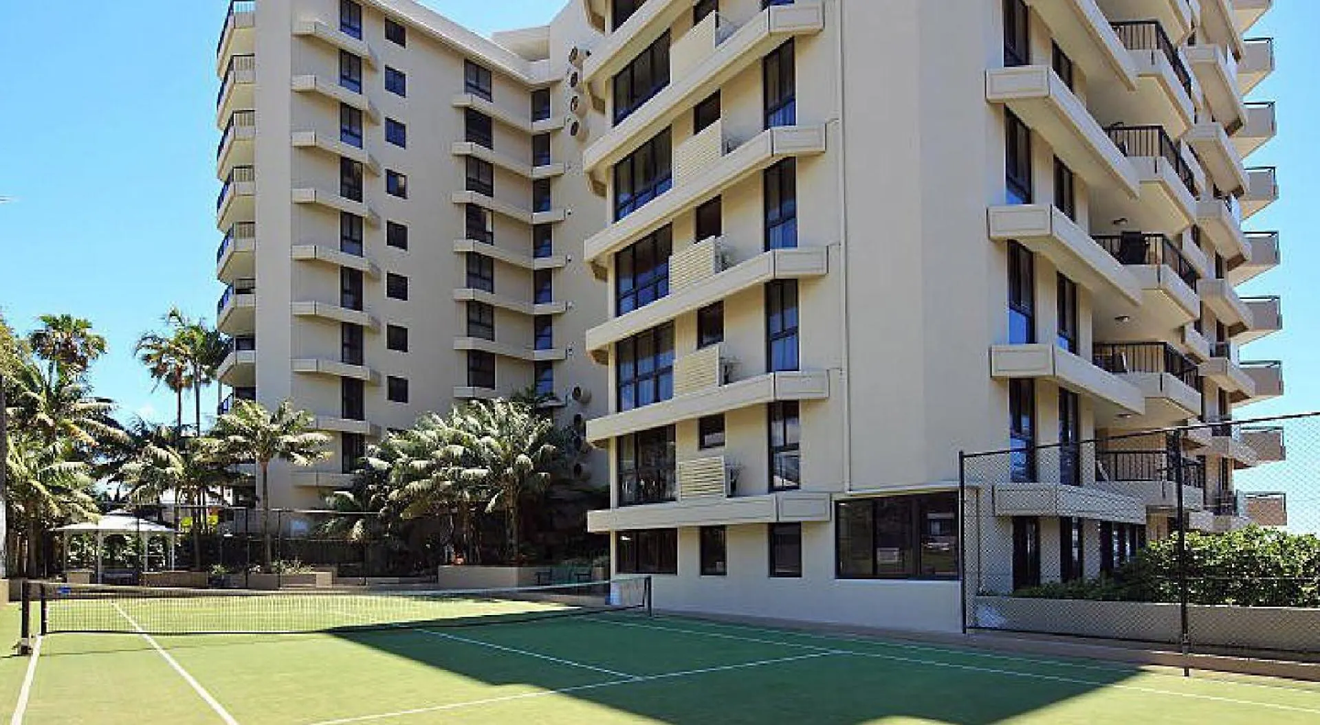 By The Beach - Clubb Coolum Beachside Resort Australien